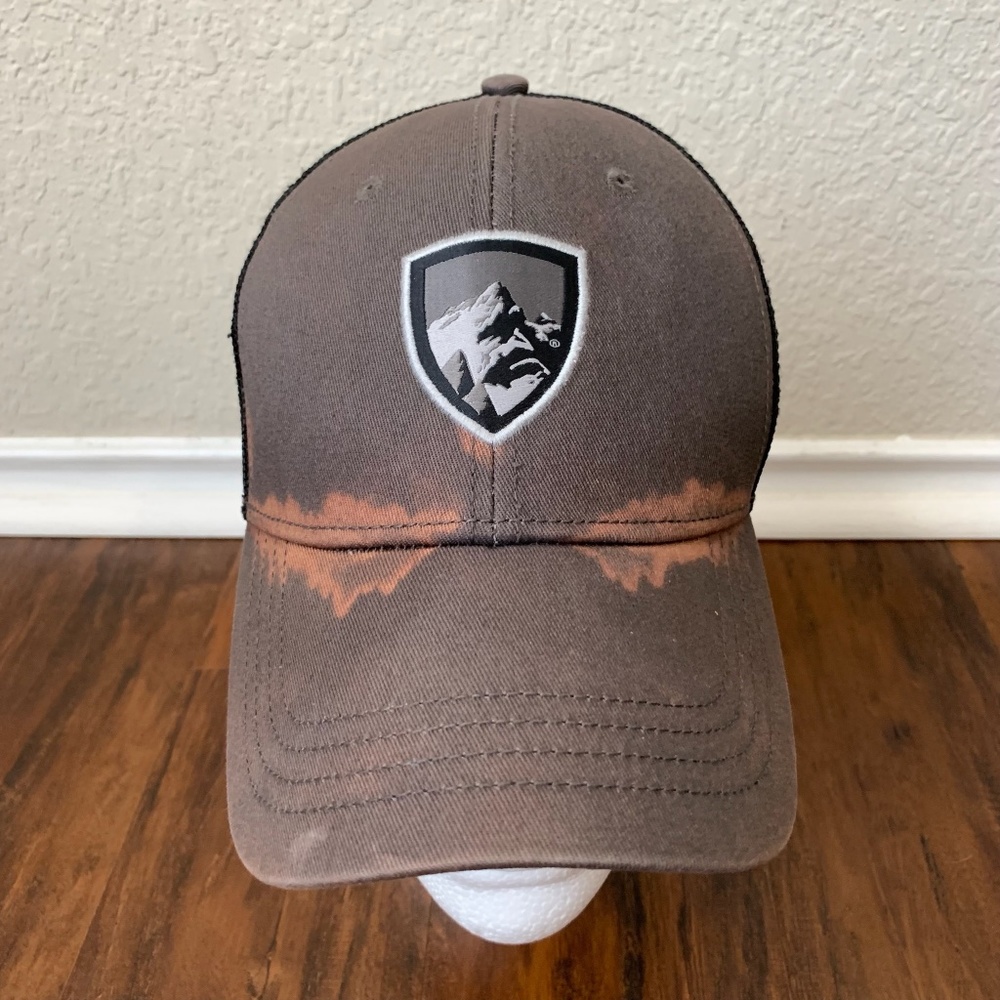 KUHL Logo Trucker Hat Snapback Grey Black